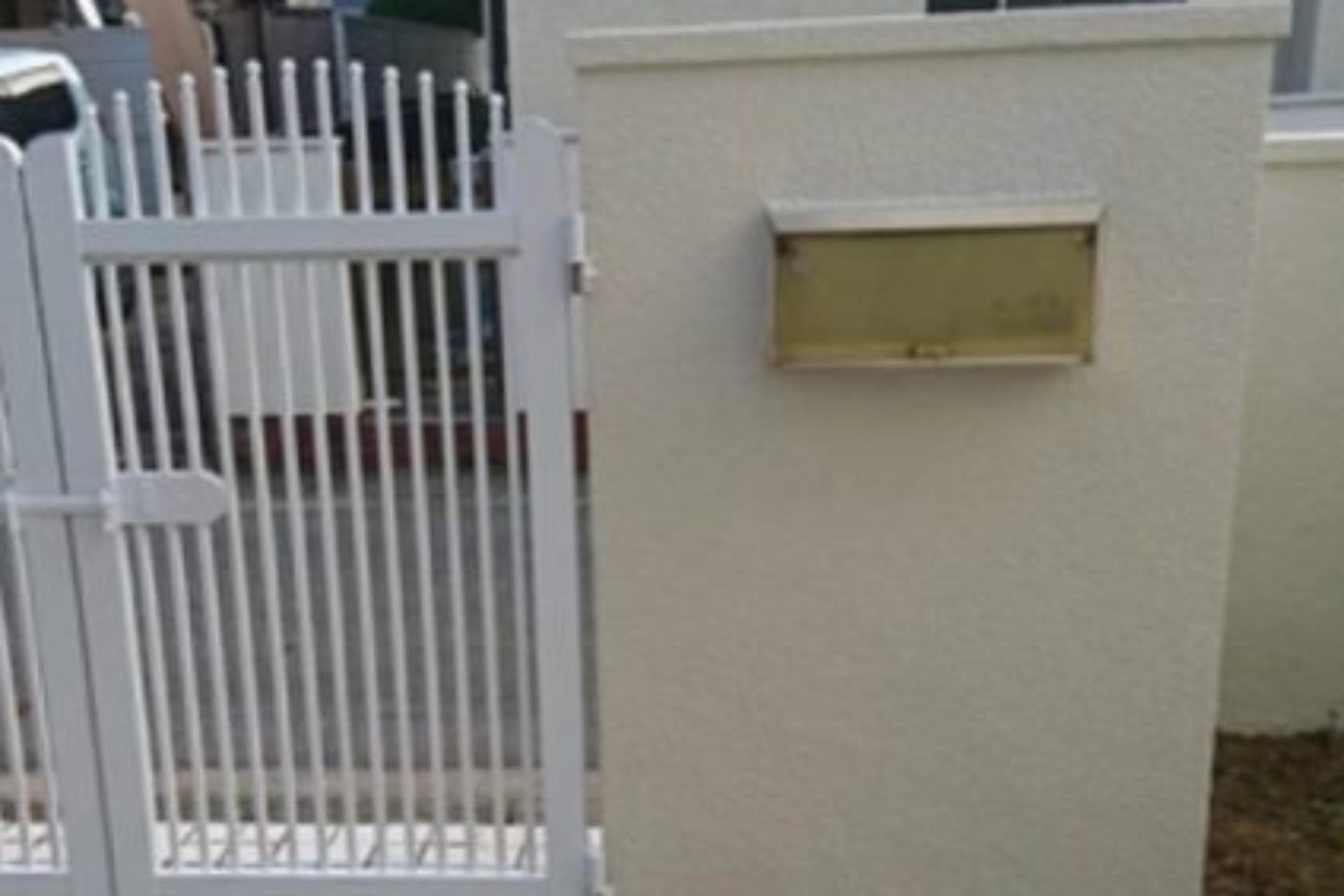 塀の塗装・補修の画像