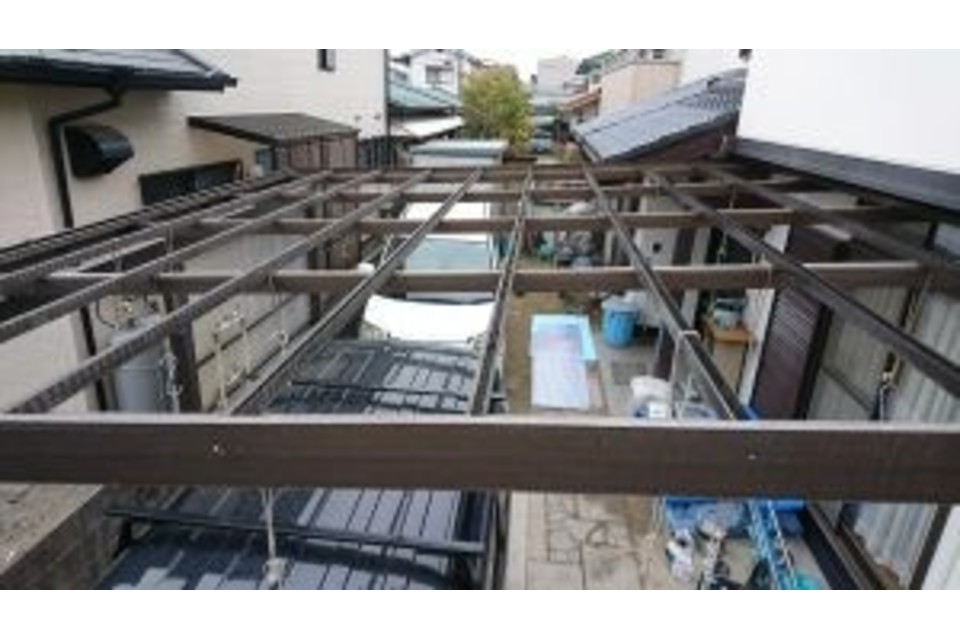 波板・雨戸張り替え?の画像