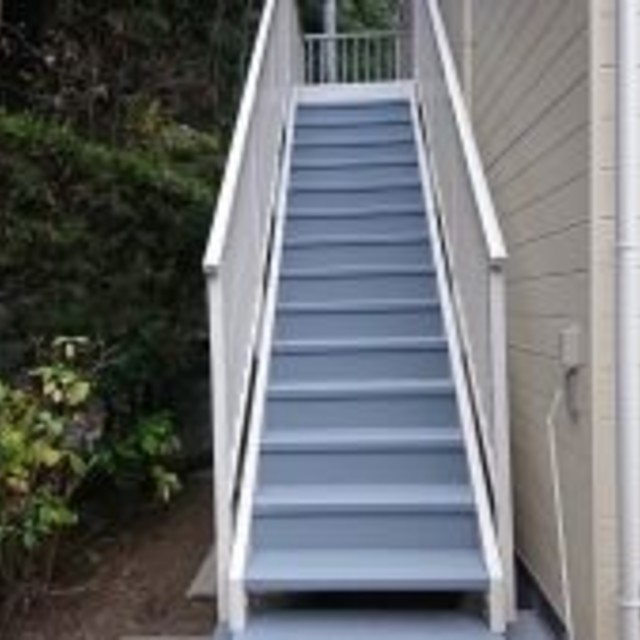 鉄骨階段・ウッド調外壁　塗り替え工事?‍♀️の画像