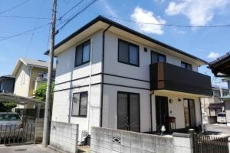 倉敷市 N様邸 サイディング2色塗り替え工事?‍♀️の画像