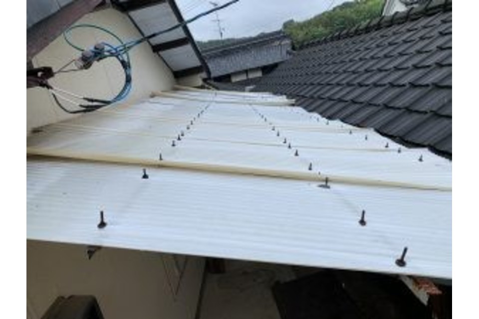 波板張り替え前