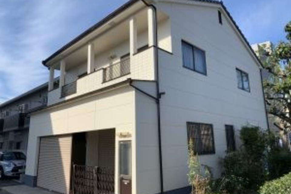 岡山市 北区 M様邸 セメント瓦 ALC外壁 遮熱フッ素塗り替え工事?‍♀️の画像
