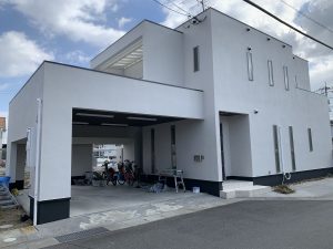 岡山市　中区　K様邸　屋根ガルバ鋼板　外壁モルタル　遮熱シリコン　石材調で塗装工事の画像