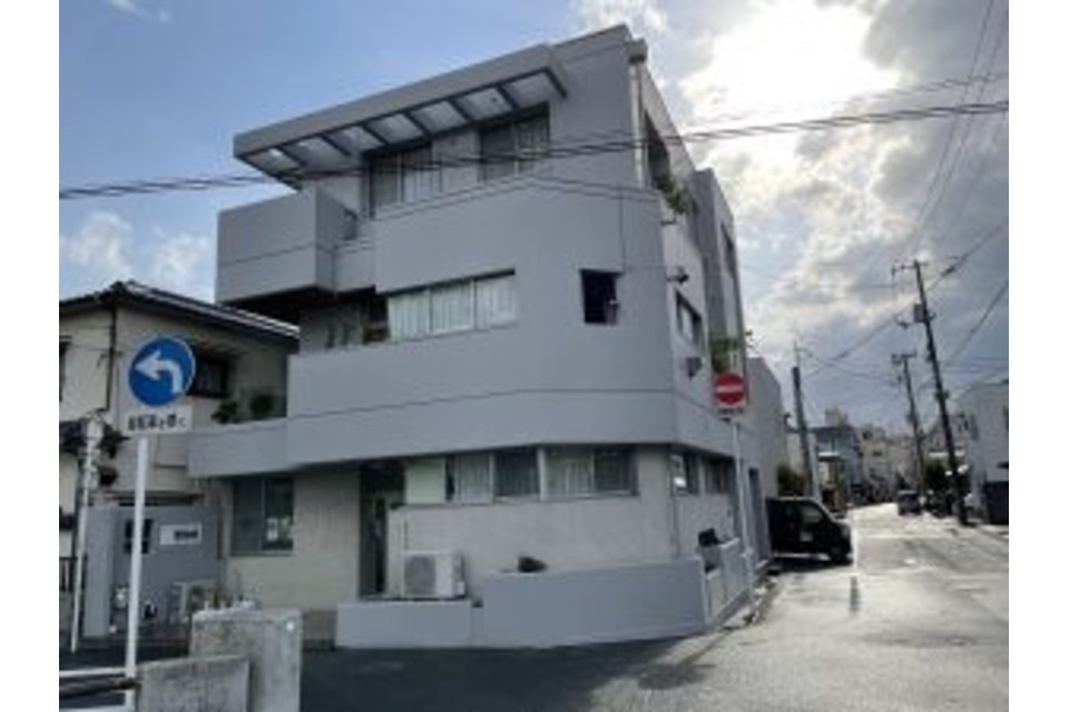 岡山市 北区 清輝橋 N様邸 コンクリート打放し ラジカル制御塗料 塗り替え工事?‍♀️の画像