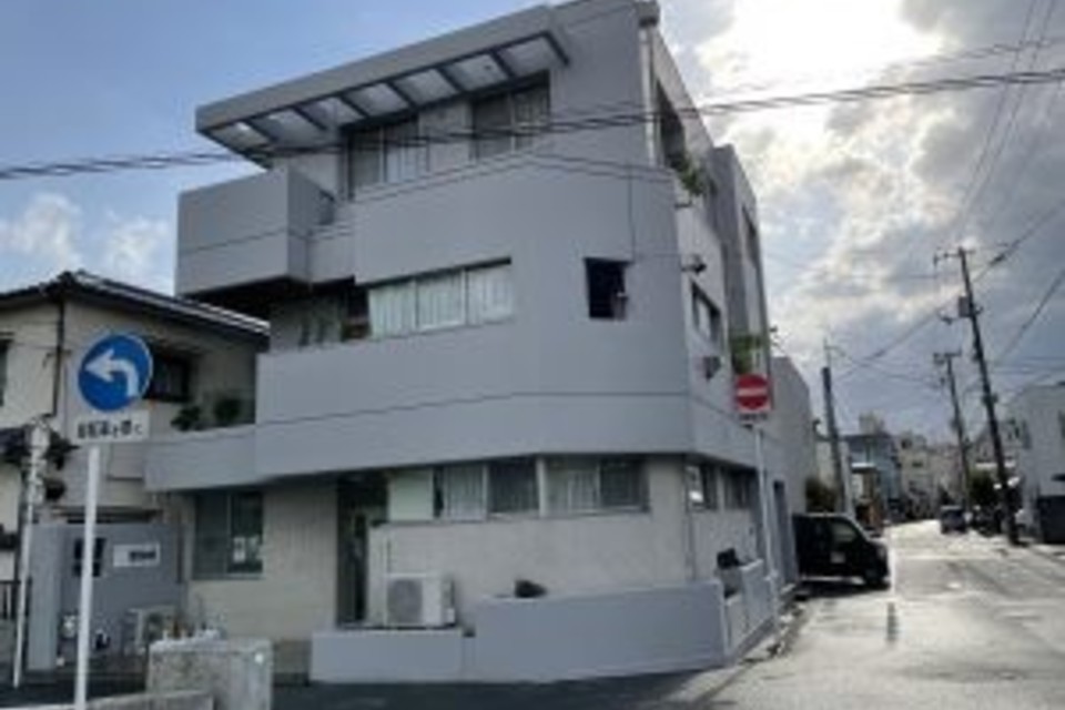 岡山市 北区 清輝橋 N様邸 コンクリート打放し ラジカル制御塗料 塗り替え工事?‍♀️の画像