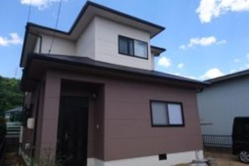 玉野市　八浜　H様邸　屋根カラーベスト　遮熱シリコン　外壁ALc ラジカル制御型高耐候塗料　2トーンの画像