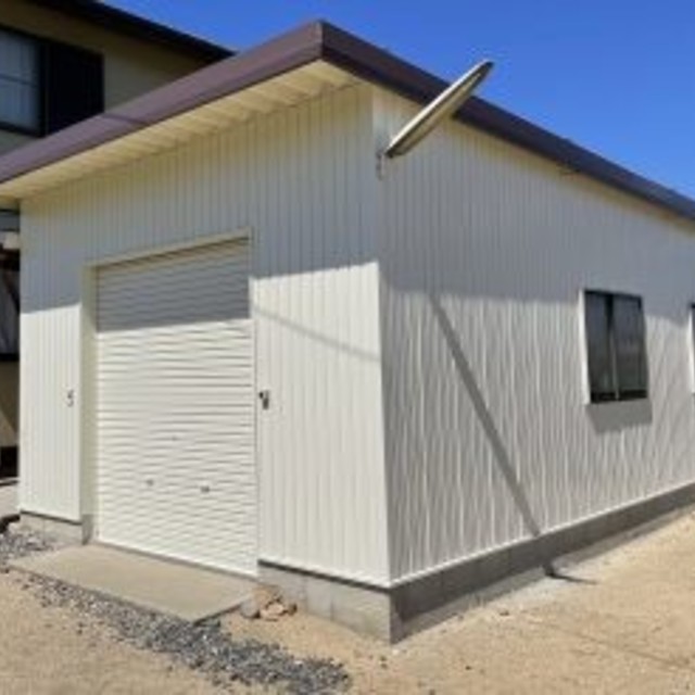 岡山市 南区 藤田 K様邸 倉庫 弱溶剤シリコン 塗り替え工事?‍♀️の画像