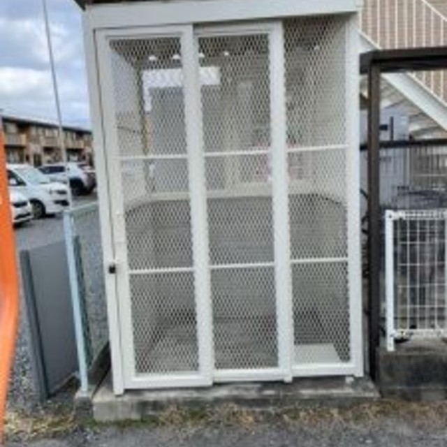 岡山市 中区 浜 アパート M様邸 鉄骨階段 土間塗装 長尺シート改修工事?‍♀️ゴミステーションの画像