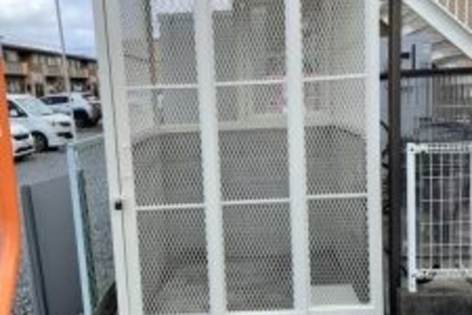 岡山市 中区 浜 アパート M様邸 鉄骨階段 土間塗装 長尺シート改修工事?‍♀️ゴミステーションの画像