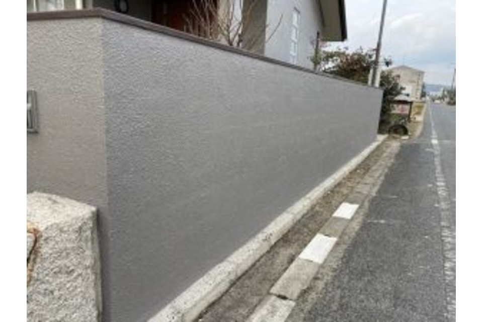 岡山市 中区 A様邸 屋根 遮熱無機 外壁 遮熱フッ素 ガラスコーティング 塗り替え工事?‍♀️塀の画像