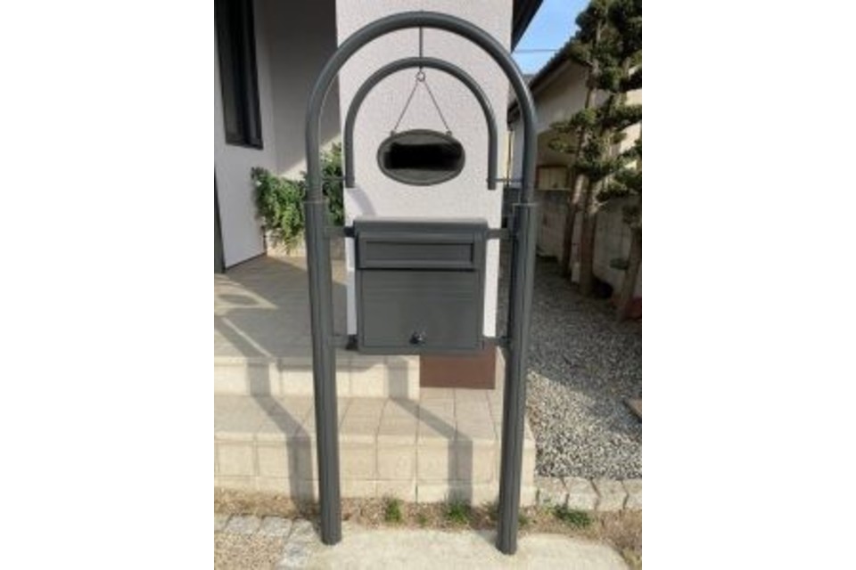 岡山市 中区 湊 S様邸 ポスト 塗り替え工事?‍♀️ポスト 給油缶の画像