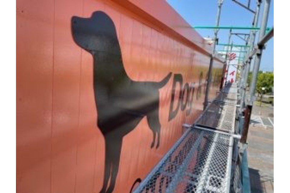 香川県 高松市 ペットショップアミーゴ 看板 塗り替え工事?の画像