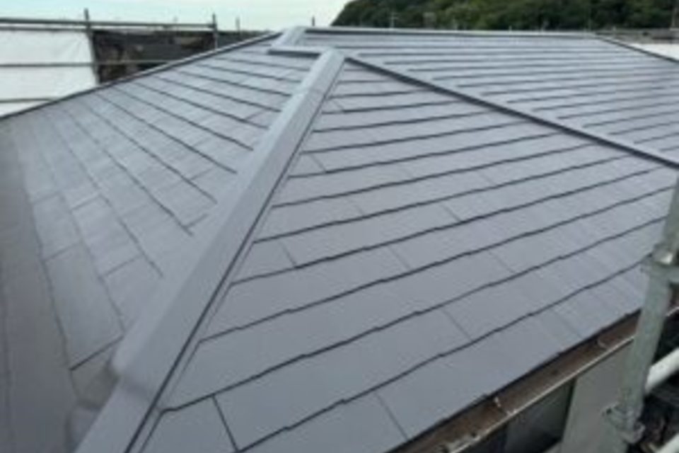 M様邸　屋根　カラーベスト　遮熱型無機　ガラスコーティング　外壁　モルタル　シリコン　ガラスコーティング塗り替え工事の画像