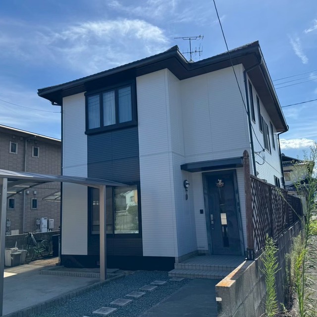 岡山市南区大福 T様邸 屋根塗装・外壁塗装 波板張り替え 玄関ドア取り替えの画像