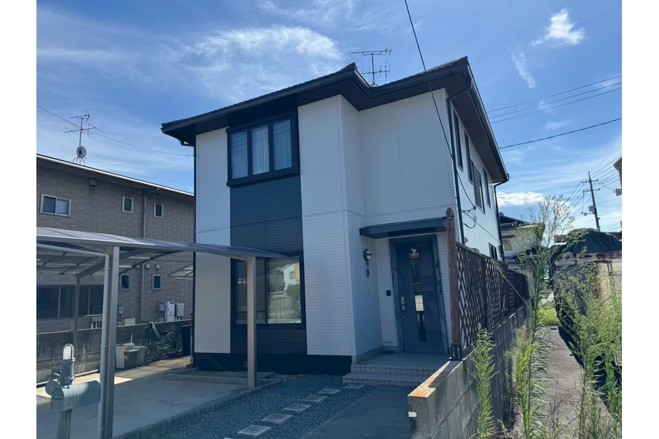 岡山市南区大福 T様邸 屋根塗装・外壁塗装 波板張り替え 玄関ドア取り替えの画像