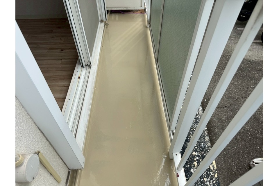 岡山市中区西川原 アパート F様邸 ベランダ床塗装 ボウジンテックスの画像