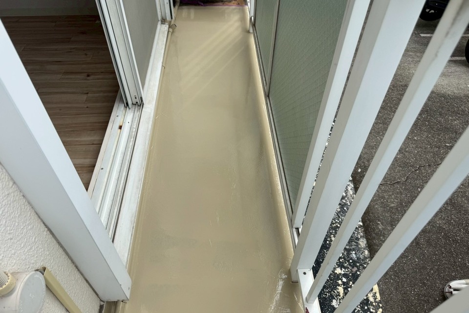 岡山市中区西川原 アパート F様邸 ベランダ床塗装 ボウジンテックスの画像