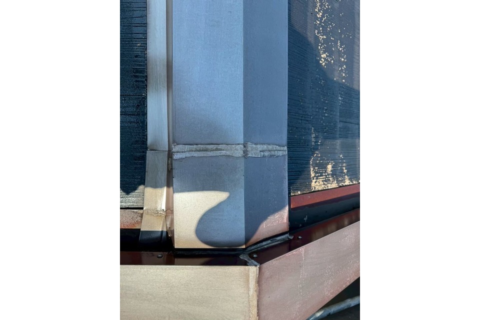 岡山市北区伊福町 アパート K様邸 屋根塗装工事 遮熱型無機 タテイルαサンクール クールの画像