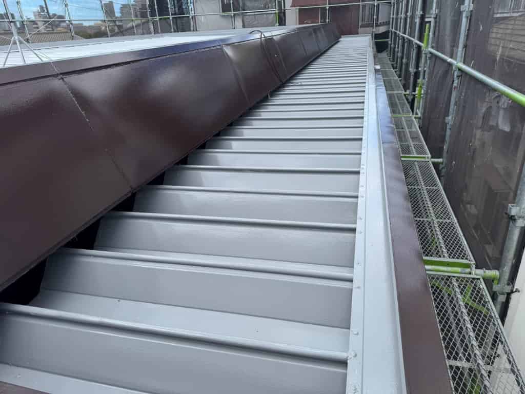 岡山市中区浜 F様邸 屋根・笠木塗装の画像