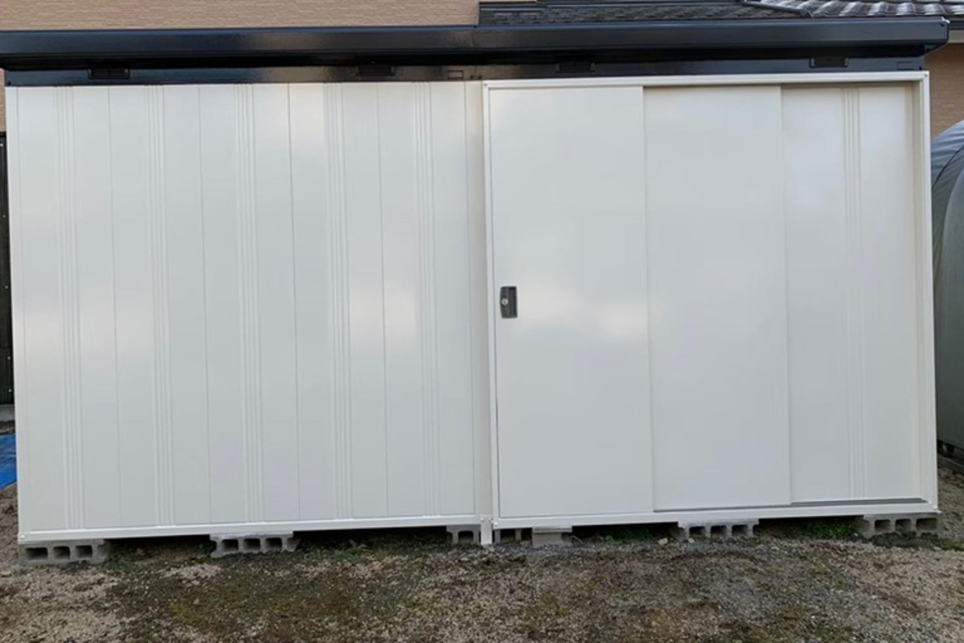 倉庫の塗装の画像