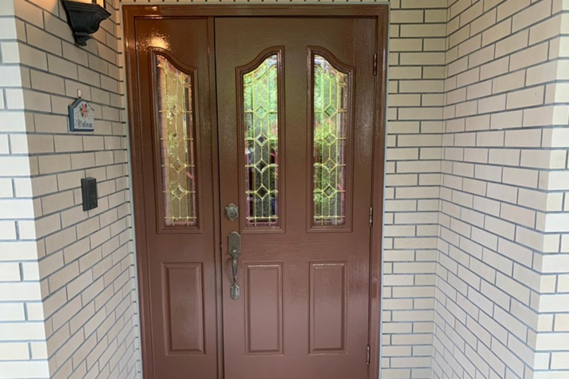 玄関扉の塗装の画像